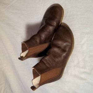 Barefoot Style Boots w/ Leather Sole